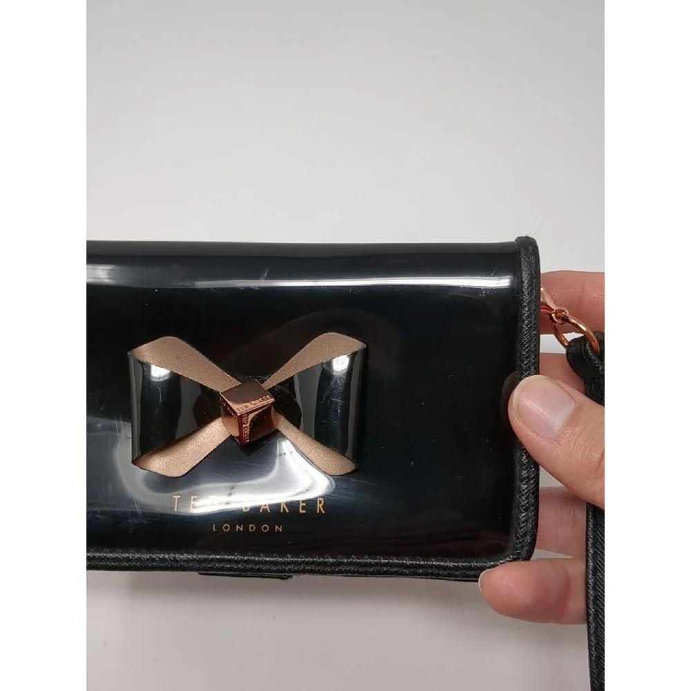 Ted Baker Bow Vinyl Patent Leather Black Purse Wallet VTG - Picture 4 of 8
